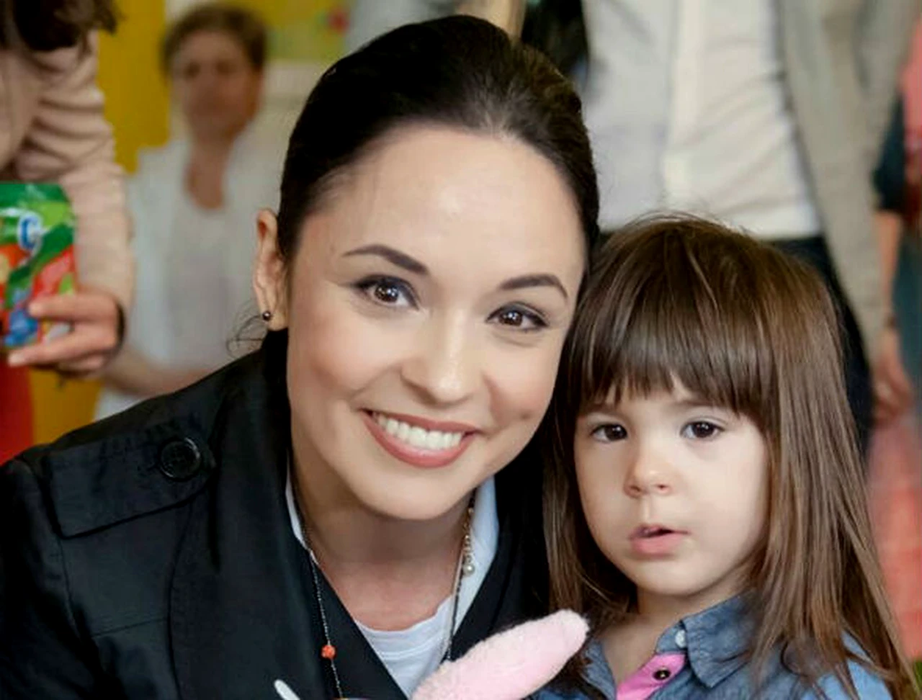Cât de mare s-a făcut Violeta! Fiica Andreei Marin şi a lui Ştefan Bănică Jr a început liceul. FOTO