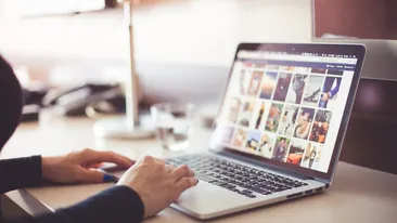 Incredibil! Și-a comandat haine în valoare de 520 de lei, dar a rămas mască când i-a venit coletul