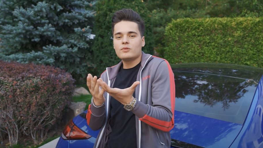 Selly a spart 25.000 de euro în doar 24 de ore. Ce aroganțe își permite celebrul vlogger