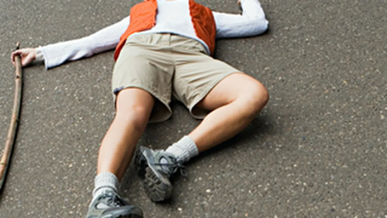 Gelozie maxima! Un tanar si-a aruncat iubita de la 30 de metri inaltime