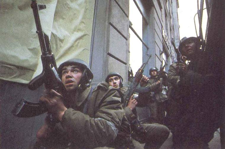 Imagini rare de la Revoluție. Ce s-a întâmplat, de fapt, în decembrie 1989