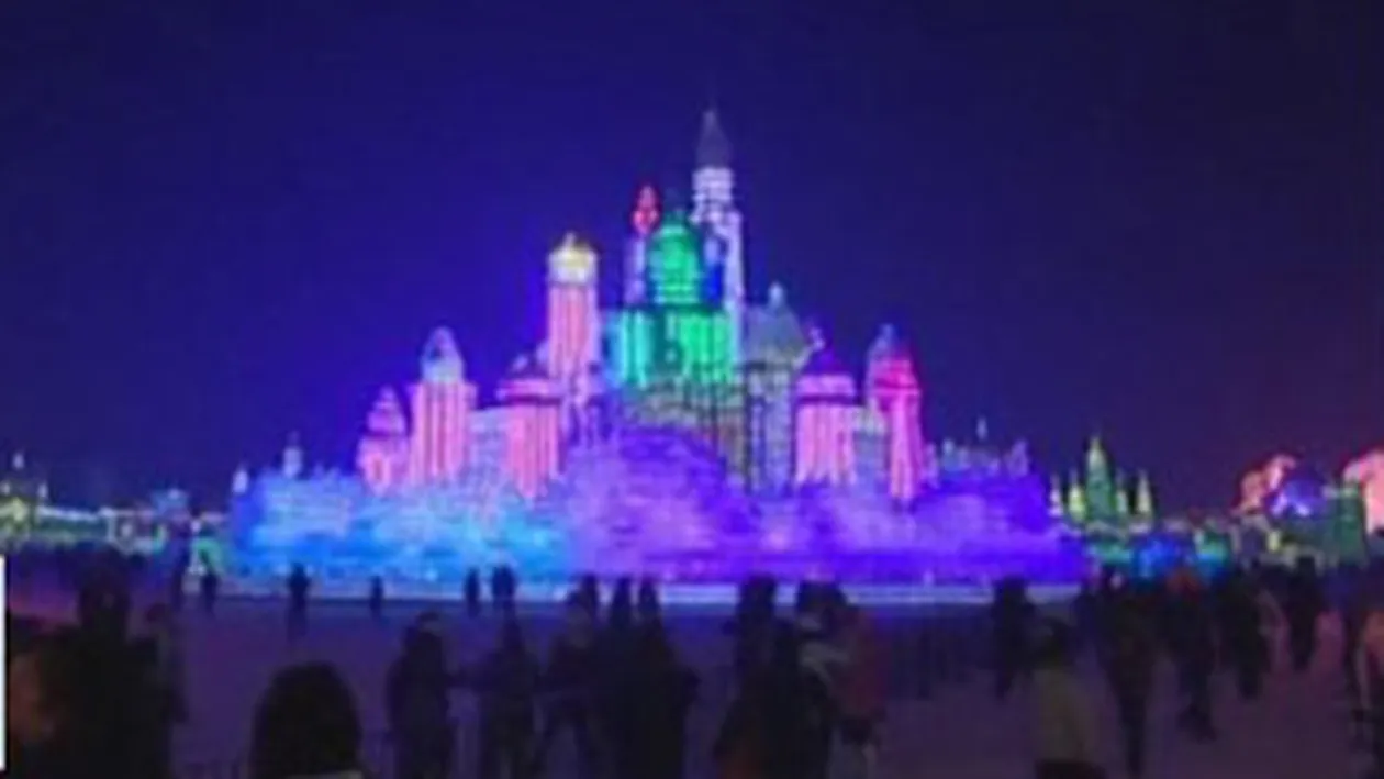 VIDEO Sculpturi incredibile in gheata in cadrul unui festival din China!