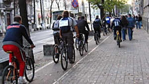 Un bucureştean, amendat pentru că nu avea claxon la bicicletă