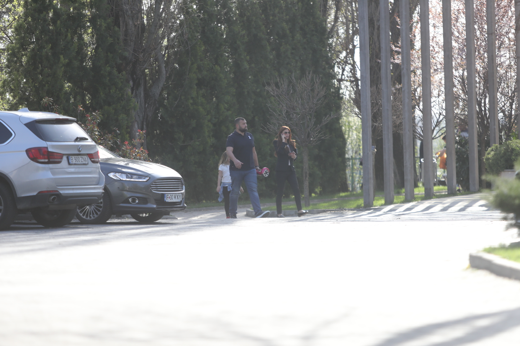 Cei trei au plecat fericiți din parc