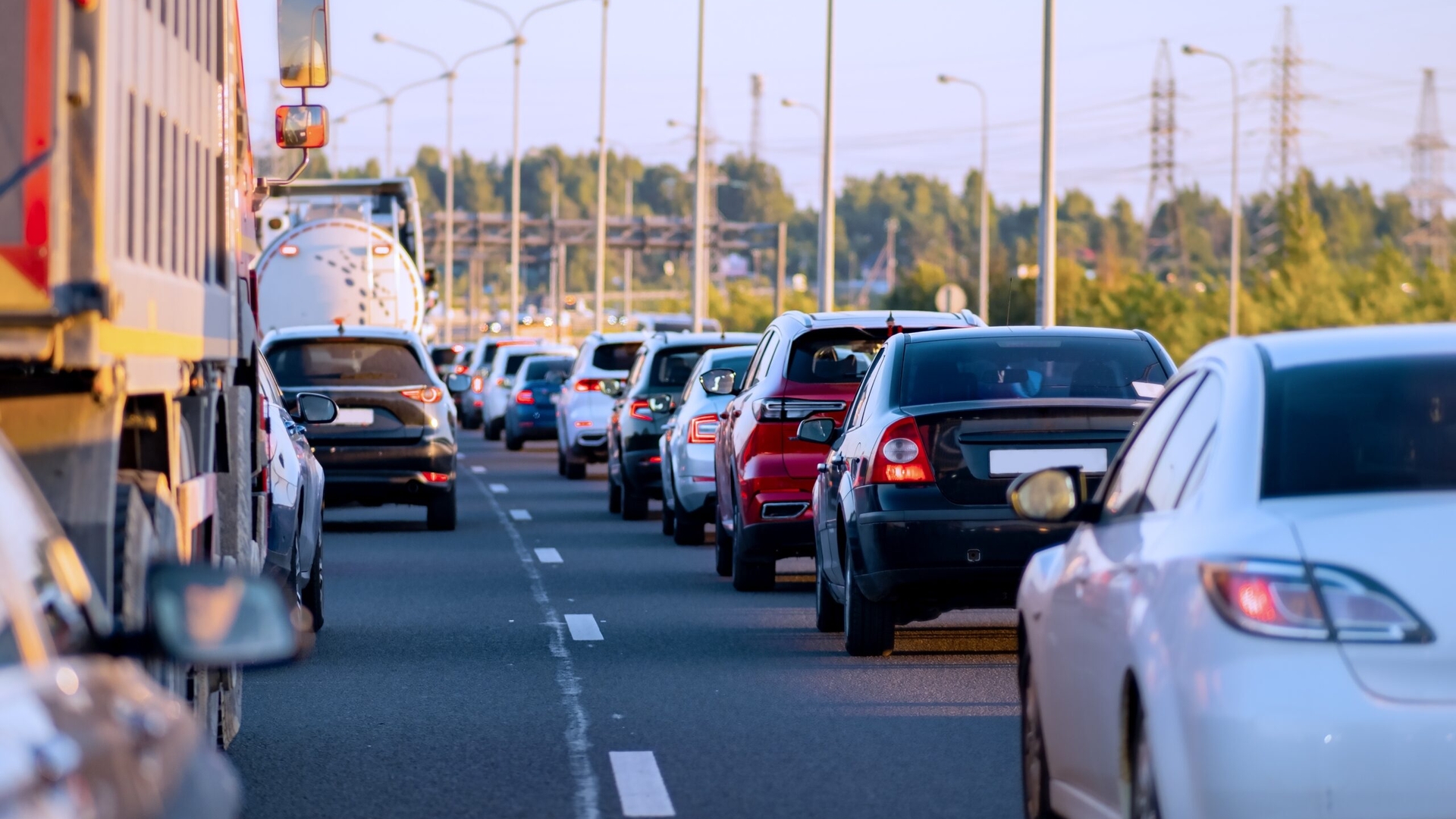 Rovinieta se scumpește începând de azi, 1 septembrie 2025. Cât plătesc în plus șoferii