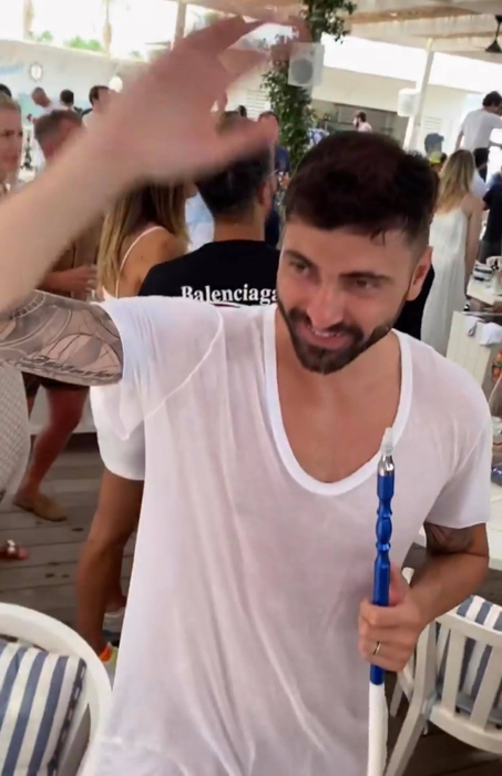 Adrian Ropotan s-a distrat din plin la Saint Tropez