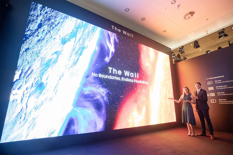 Cum arată cel mai mare televizor din lume. Ireal cât costă The Wall de la Samsung