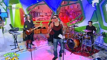 Mircea Badea chiar s-a prostit la batranete! A cantat rock la baston!