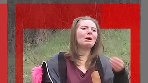 Bărbatul Vulpiței a fugit și a lăsat-o baltă cu copilul nou-născut: "Mi-au luat băiatul femeile de aici". Declarații tulburătoare ale fostei vedete de la Antena 1