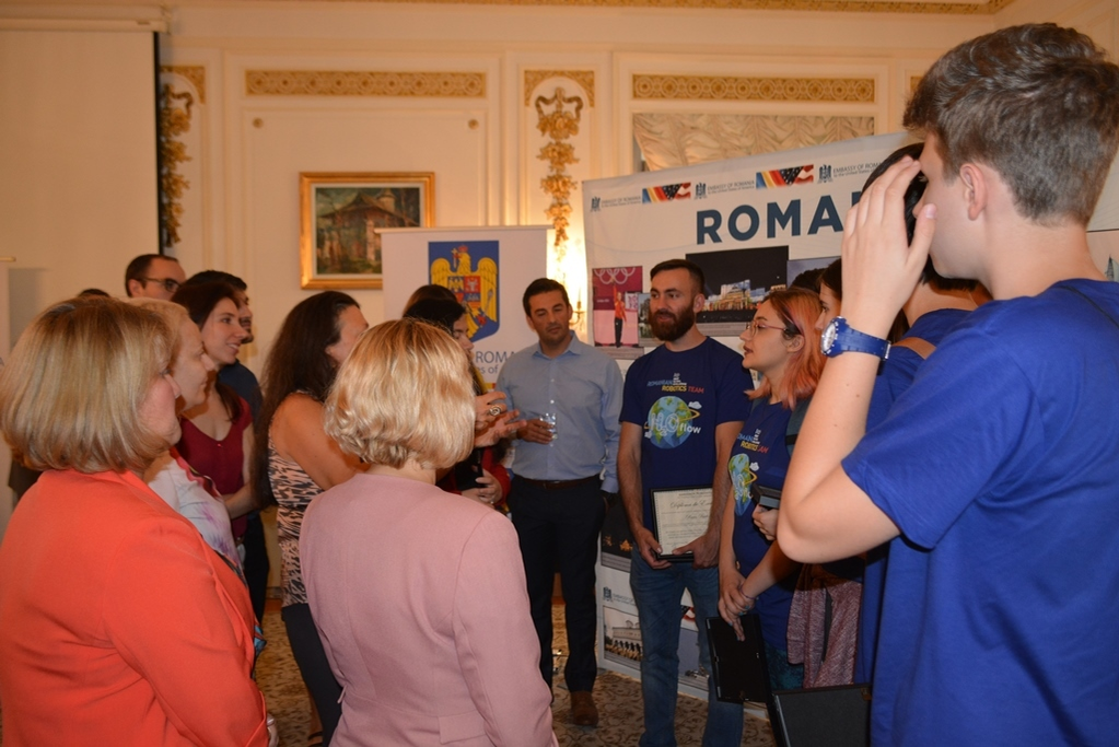 Cum au fost onoraţi în SUA românii participanţi la Olimpiada de Robotică!