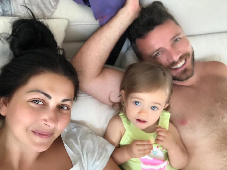 Gabriela Cristea și Tavi Clonda, la spital cu fetițele: ”Sperăm că este totul bine și de data asta”