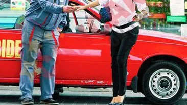 I-a dat spaga baiatului de la pompa