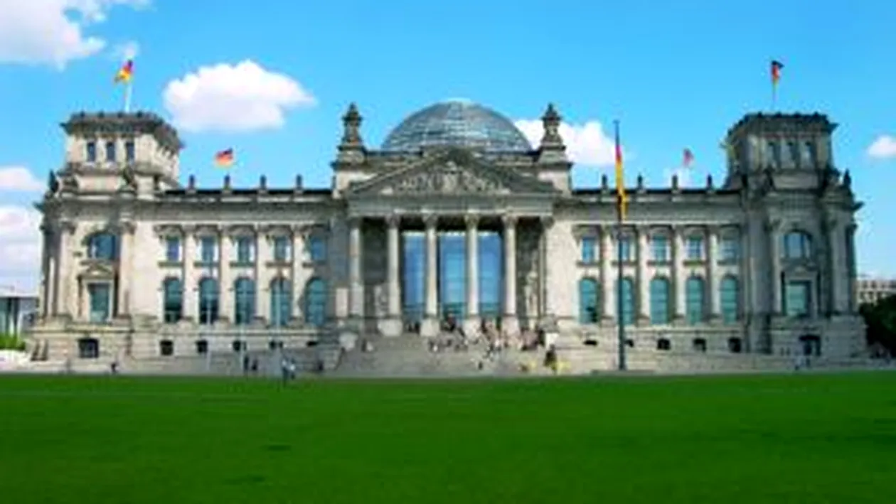 Un barbat s-a sinucis sambata, aruncandu-se de pe cladirea Parlamentului german