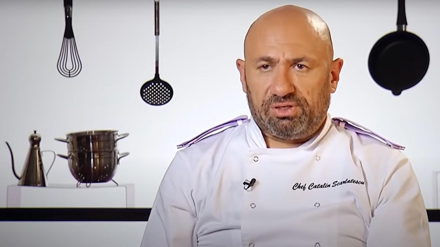 Ireal! Cât costă o porție de sarmale cu mămăliguță la restaurantul chefului Cătălin Scărlătescu