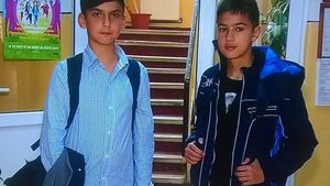 Gest impresionant! Ce au făcut doi elevi din Câmpina după ce au găsit o sumă mare de bani