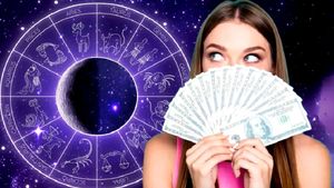 Zodiile favorizate de bani în aprilie. Unele primesc măriri sau bonusuri