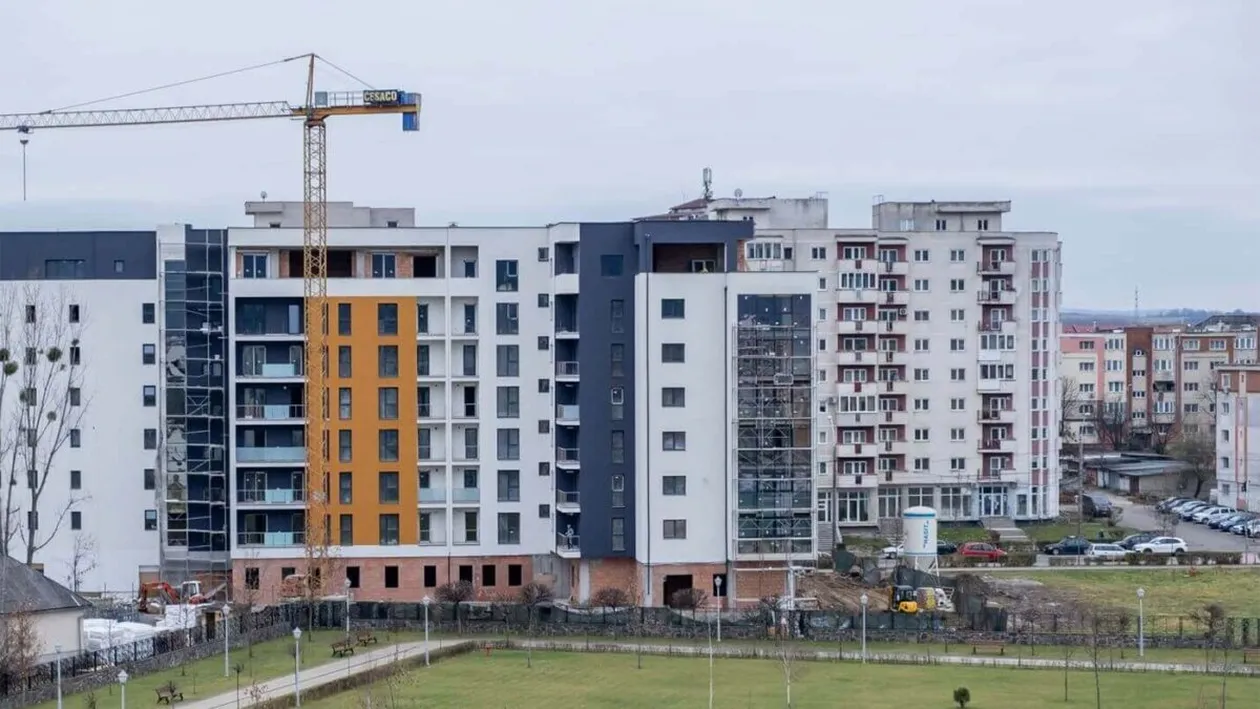 Localitatea din România în care o garsonieră proaspăt renovată se închiriază cu doar 120 euro/lună