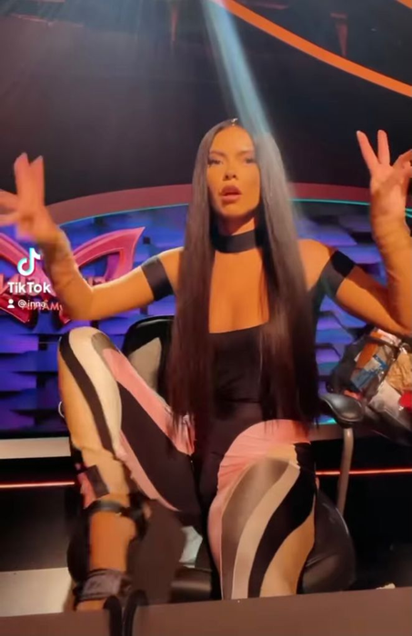 Câţi euro costă ţinuta cu care Inna a apărut aseară la Masked Singer, de la Pro TV? Multora li s-a părut bizară