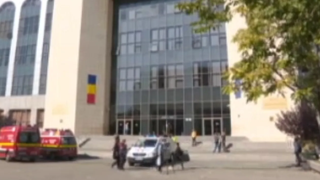 EXCLUSIV. El e bărbatul care s-a sinucis, aruncându-se de la etajul 4 al Tribunalului București. Gestul incredibil făcut înainte să își pună capăt zilelor