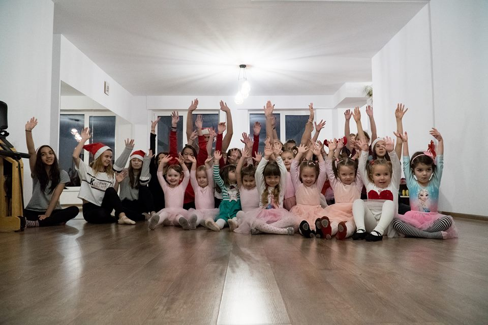 Daiana pregătește copii de toate vârstele pentru balet