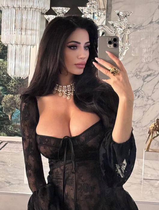 Ce probleme de sănătate are Andreea Sasu, de fapt? S-a topit pe picioare, după spitalizare