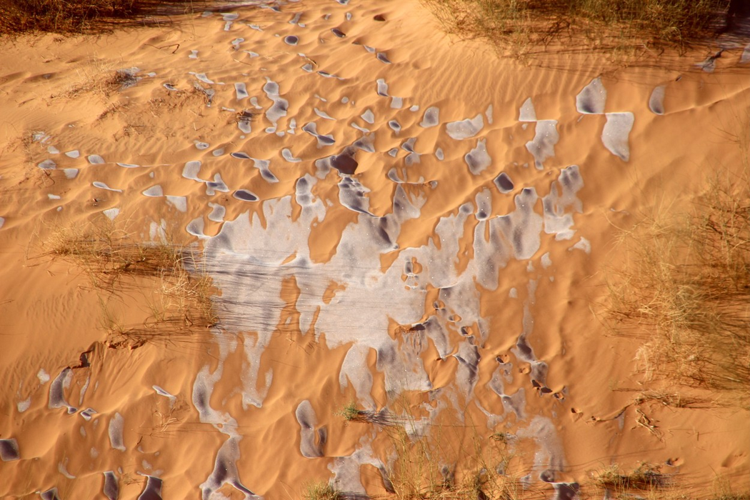 Picture dated January 8th shows a covering of snow and ice in the Sahara Desert near Ain Sefra in northwestern Algeria.SNOW has fallen on the SAND in the SAHARA Desert after temperatures dropped below freezing.Photographers took incredible pictures of rare SNOW and ICE in the Saharan desert in northwestern Algeria yesterday (Sat).The ice created stunning patterns in the sand after the area saw a sprinkling of snow fall unexpectedly.
Rare snow in Saharan desert, Algeria - 10 Jan 2022,Image: 651687654, License: Rights-managed, Restrictions: , Model Release: no, Credit line: Profimedia