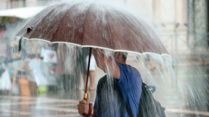 Cod portocaliu de ploi puternice în 23 de județe și București, pe timpul vizitei Papei