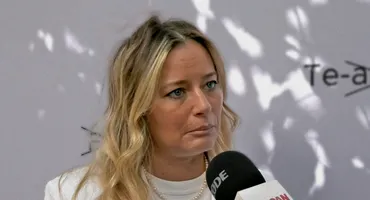 Laura Cosoi a dat tot din casă! Cum gestionează relaţia cu soţul, după ce a devenit mamă a patra oară: „Nu o fac foarte des”