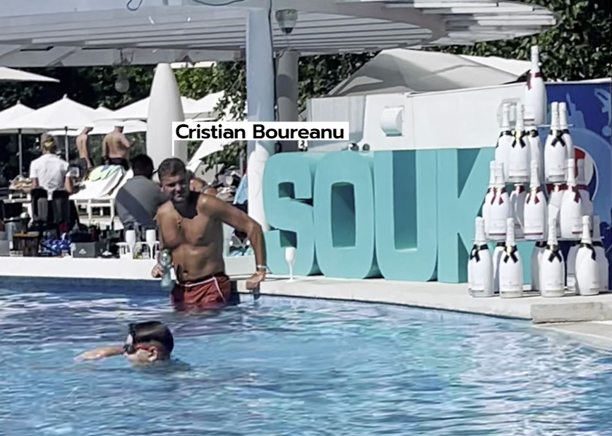Cristian Boureanu, singur-singurel la piscină