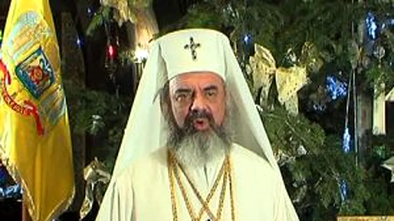 Patriarhul Daniel poarta obiecte de cult in valoare de peste 14.000 de lei!