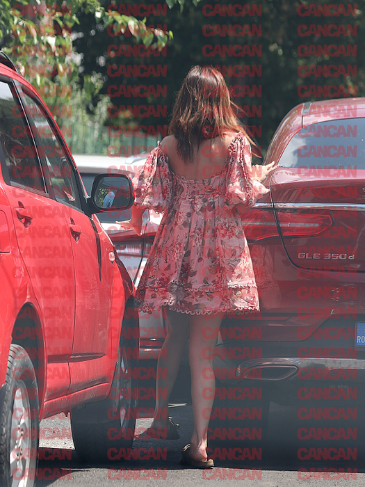 Denise Rifai va urca în mașină (Foto: CANCAN.RO)