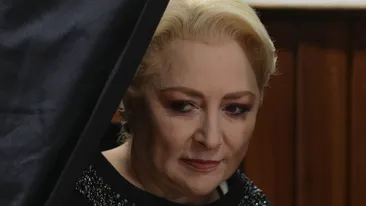 Cum a apărut îmbrăcată Viorica Dăncilă azi-dimineață, la vot! Detaliul observat de toată lumea