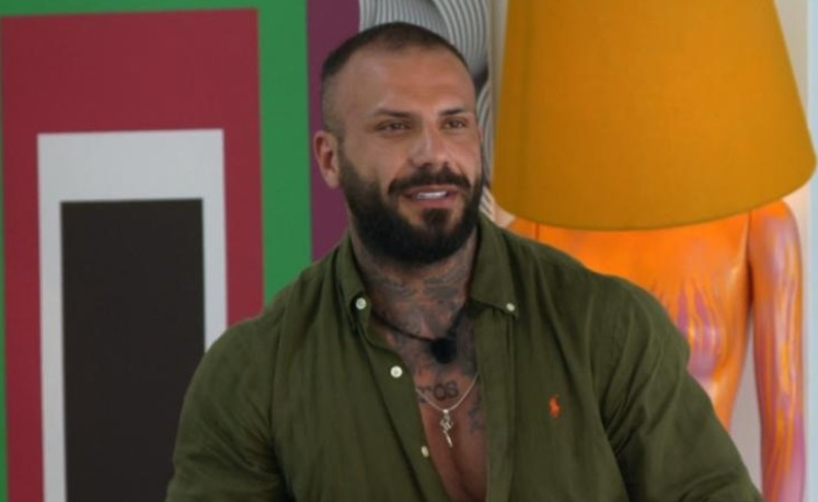 Narcis Bujor, acuzat de fani că și-a înjectat buzele! Ce intervenții estetice și-ar fi făcut ispita de la Insula Iubirii, de fapt