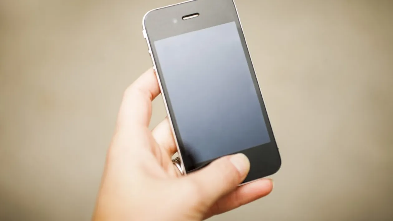 Mai ai modelele de iPhone 4 și iPhone 5 acasă? Vânzarea lor te poate îmbogăți peste noapte