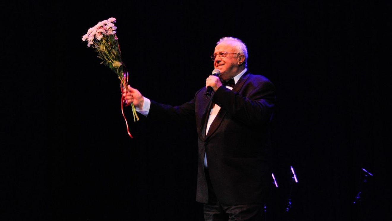Alexandru Arșinel, dat uitării de către prieteni și familie: „Nicio vedetă n-a venit să-l viziteze”