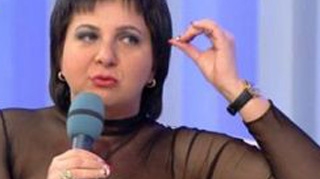 VIDEO Carmen Serban e distrusa dupa ce o fata a acuzat-o ca au avut o aventura sexuala! "N-am mancat nimic, am lesinat, abia ma tarasc"