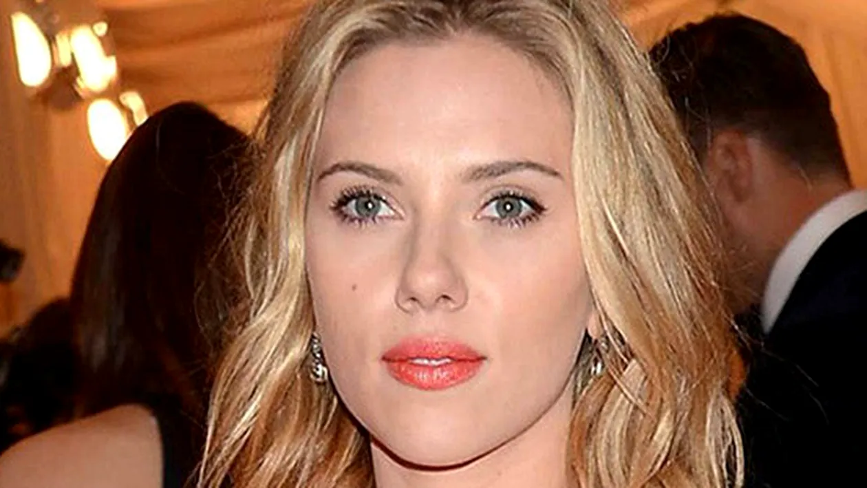 Scarlett Johansson, goala pusca in cel mai nou film! Cat de provocatoare a fost actrita