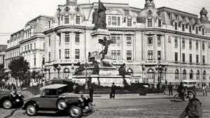 In Piata Universitatii se va reconstrui monumental lui I.C. Bratianu!Acesta a fost distrus de comunisti