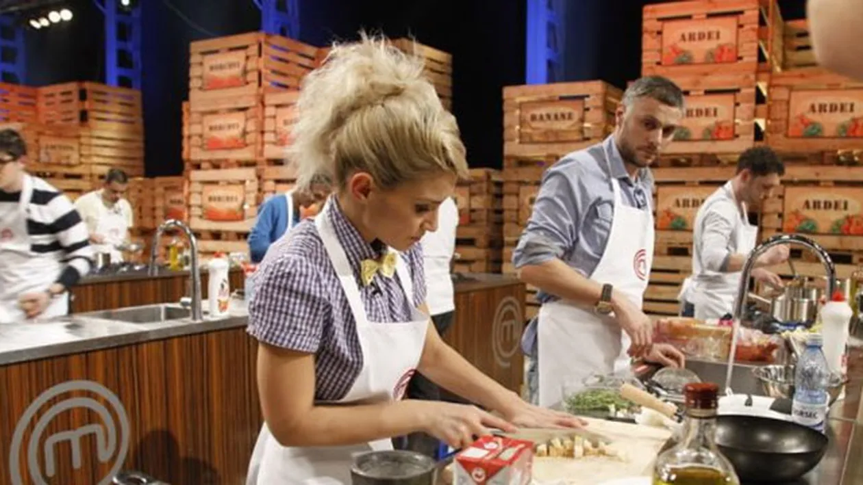După Casnică, o altă concurenta MasterChef s-a pozat fără sutien! Te asteptai să o vezi vreodată asa?