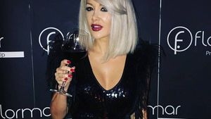 Surorile Bambi şi Deea Maxer, pe o plajă din Dubai! Uite cum şi-au etalat siluetele în costum de baie 