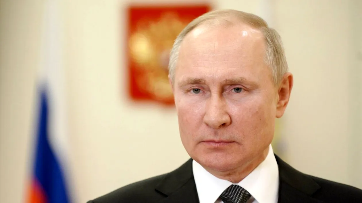 Ce reacții adverse a avut Vladimir Putin, după ce s-a vaccinat anti-COVID. Liderul îi îndeamnă pe ruși să se imunizeze