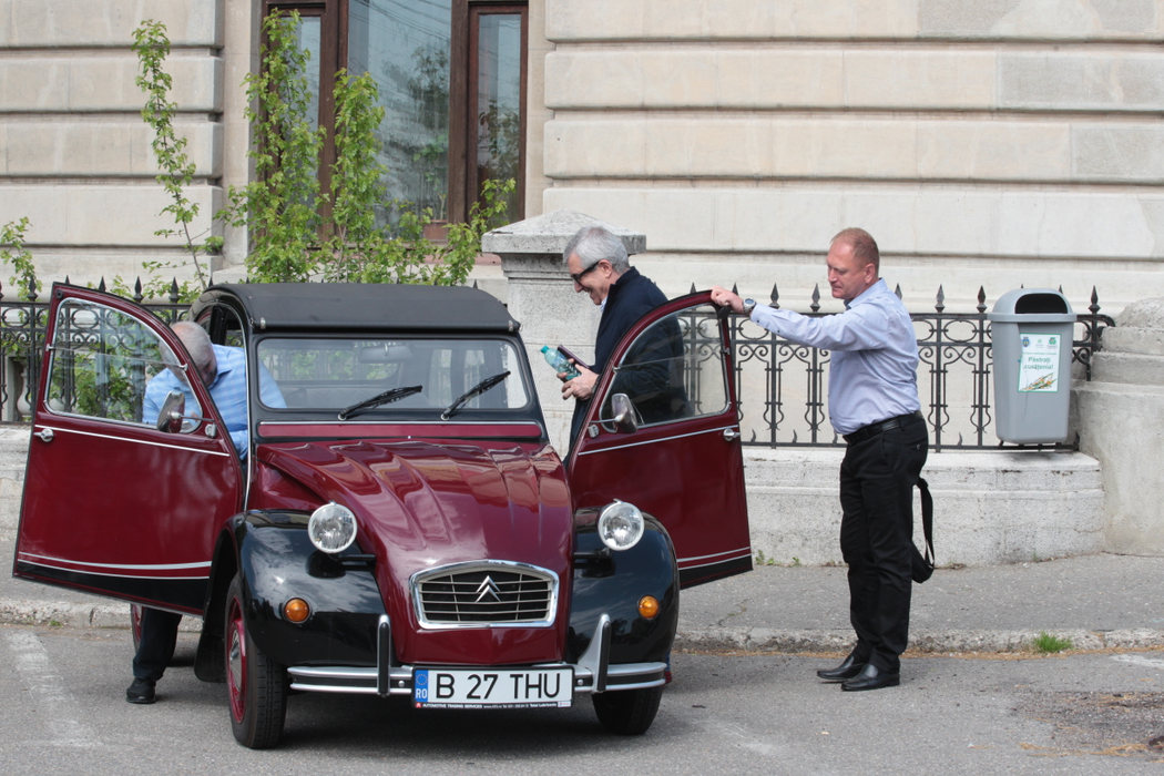 Călin Popescu Tăriceanu a venit la „OLD CARS RALLY PRAHOVA 2019”