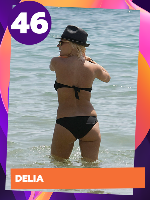 Cine o face mai bine? Cosmina Păsărin, Adelina Pestrițu, Anna Lesko sau Simona Trașcă? TOP 50 fete care se luptă cu părul, în costum de baie