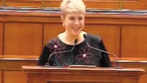 VIDEO Primul scandal in politica pentru Teo! Este acuzata ca a angajat-o consilier pe Tanta!