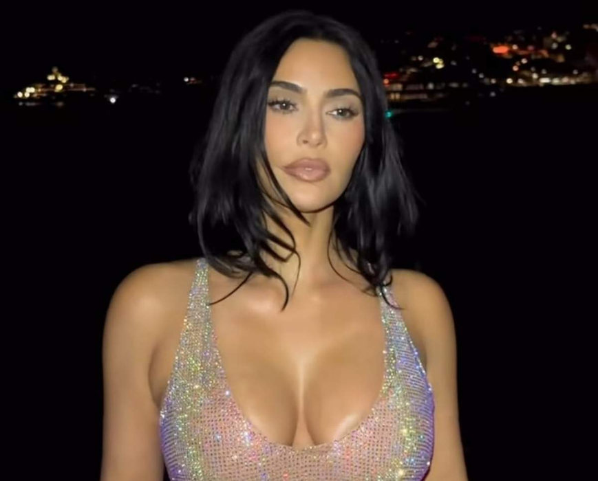 Kim Kardashian, pe mâna medicilor. Vedeta suferă de aceeași boală care i-a răpus tatăl