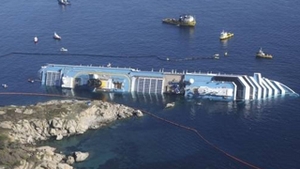 Mutarea epavei navei Costa Concordia va dura intre "sapte si zece luni"