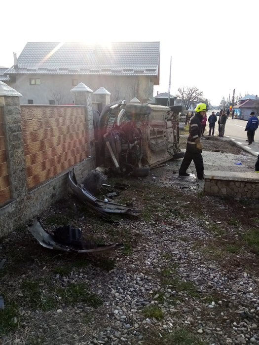 Grav accident de circulație în Suceava. O mașină a intrat într-un cap de pod, iar o persoană a decedat