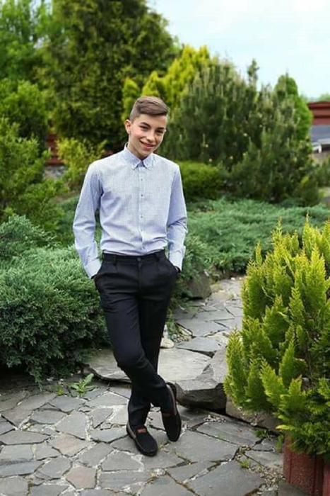 Mama lui ADRIAN, sfâşiată de durere după ce a fost găsit trupul fiului ei. Ce gest a făcut înainte de înmormântare