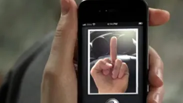 iPhone 4S distruge casnicii! Softul de comanda vocala SIRI interpreteaza intr-un mod extrem de amuzant replicile a doi soti care se cearta - VIDEO SUPERTARE