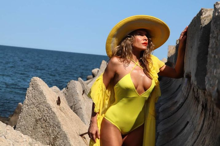 E vară, e soare… Anna Lesko e goală! Internetul a luat-o razna după ultima fotografie publicată de artistă